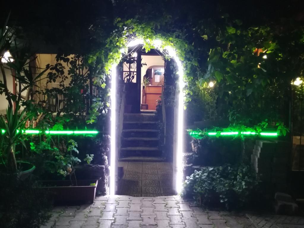 Atlas Pansiyon Hostel Antalya Bagian luar foto