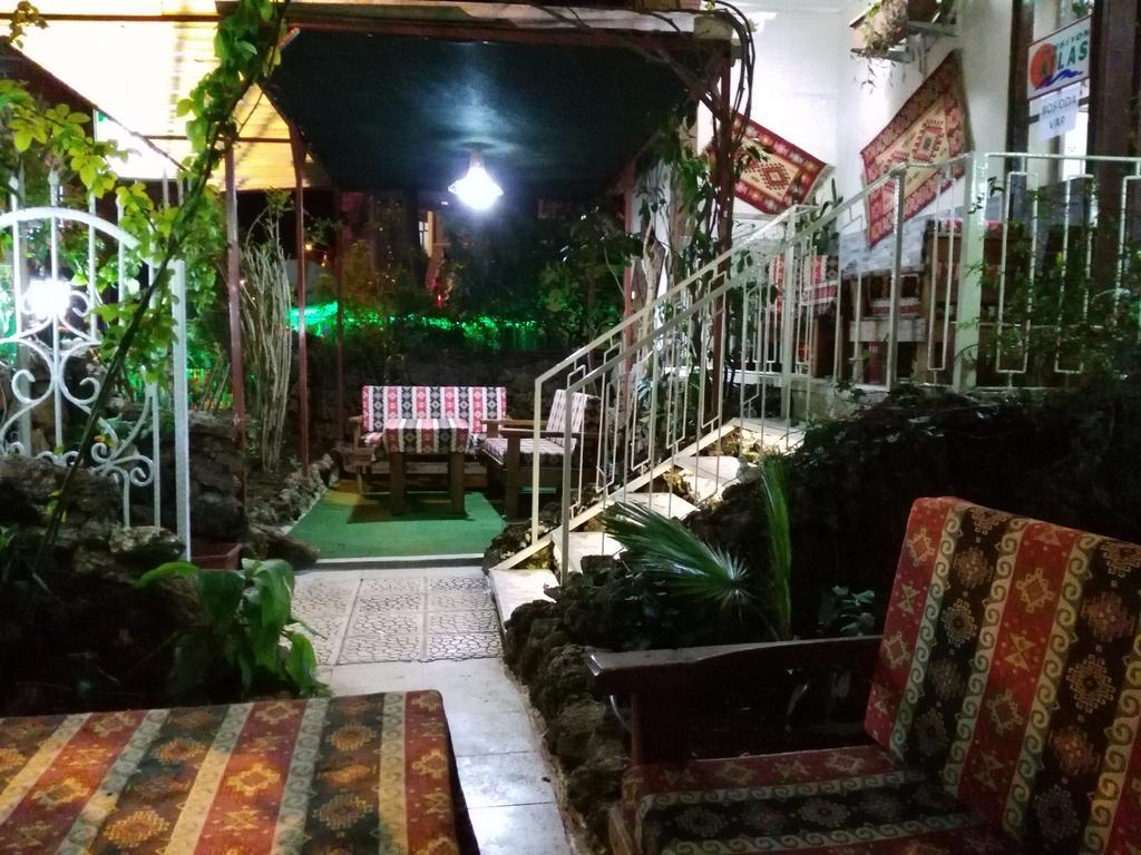 Atlas Pansiyon Hostel Antalya Bagian luar foto